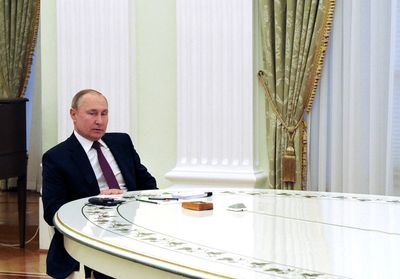 Russia ready to continue talks with West on missiles, says Putin