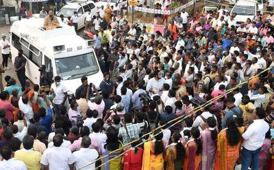Kamal Haasan seeks vote for a change