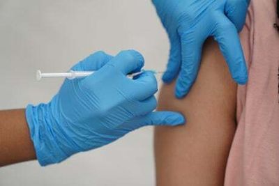 Vaccinated people less likely to suffer from long Covid - UKHSA review