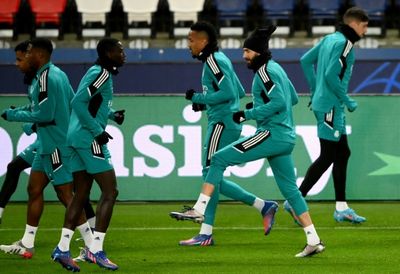 Benzema back for Real Madrid against PSG, Neymar on bench