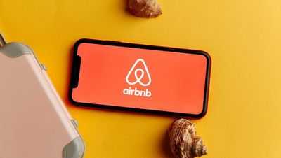 Airbnb First-Quarter Earnings Beat Estimates, As Does Outlook