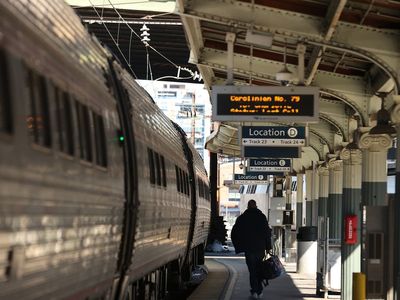 106 people stuck on train between Boston and DC for seven hours