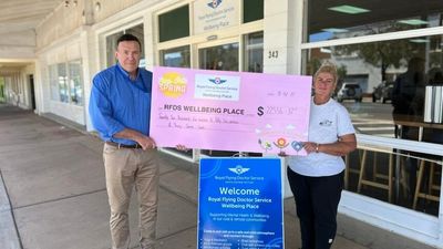 Woman raises $22k for RFDS with 330km walk through NSW