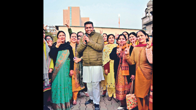 Cong developed Punjab only on paper, says BJP's Sanjeev Vashisht