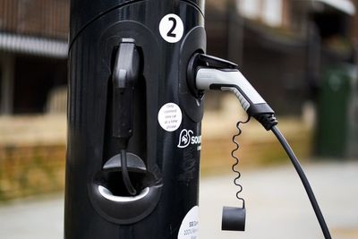 Government urged to create electric car charge watchdog