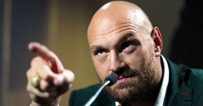 Tyson Fury reminds Dillian Whyte he has three days to sign world title contract