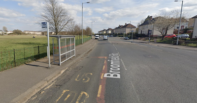 Glasgow police hunt suspect who threatened woman during bus stop attempted robbery