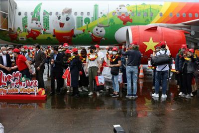 Vietnam to fully reopen borders from mid-March