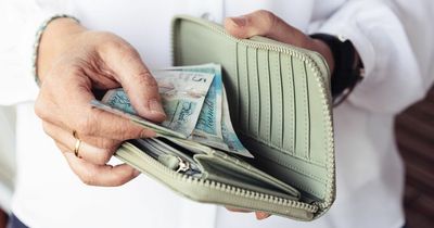 Scots on Universal Credit and other DWP benefits could be eligible for £1,200 bonus