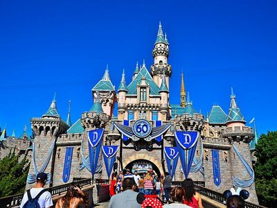 Vaccinated Patrons Can Now Enjoy Disneyland Without Face Masks