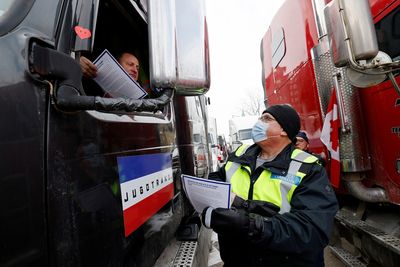 Canada police to anti-vaccine truckers: Leave now or face arrest