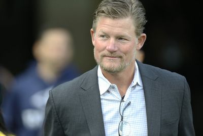 Les Snead is wearing a legendary shirt at the Rams’ Super Bowl parade