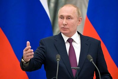 Russia moving forces to Ukraine border, says UK military intelligence