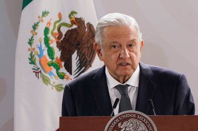 Mexican president expands criticism of local, foreign press