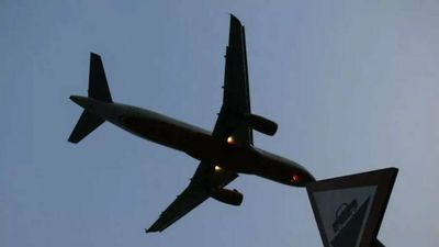 Amid student anxiety in tense Ukraine, talks on for more flights