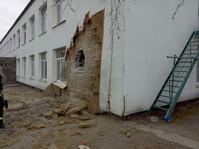 Ukraine rebels accuse government forces of attacks in breach of ceasefire