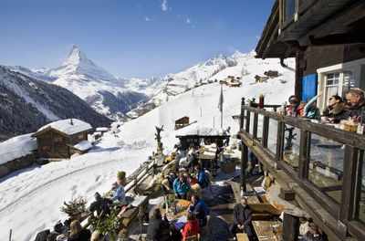 Stunning vistas, sumptuous food: readers’ favourite Alpine ski cafes and restaurants