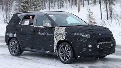 Kia Seltos Facelift Spied In The Snow, Passenger Not Happy About It