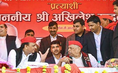 Mulayam seeks votes for son, Shah takes a dig citing his age
