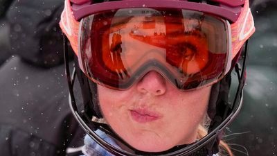 Mikaela Shiffrin crashes out of alpine skiing events for third time at Beijing Winter Olympic Games