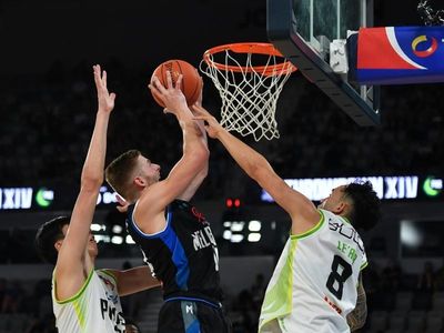 United beat Phoenix in NBL derby thriller