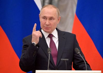 Analysis-Putin makes inroads in pressure campaign against West, Ukraine