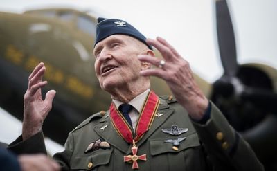 US 'candy bomber' pilot dead at 101