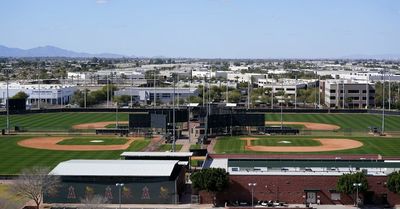 MLB labor negotiators meet for 15 minutes