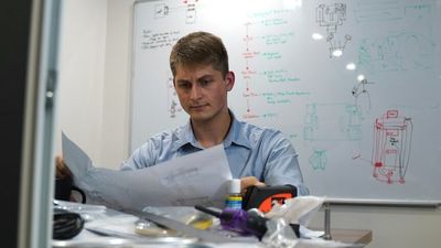 Employers still want more workers, despite COVID-19's Omicron wave