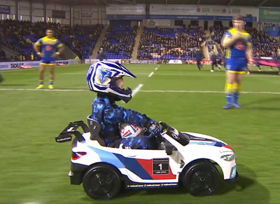 Warrington Wolves vs Castleford Tigers kick-off delayed as mascot drives off with match ball