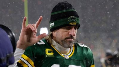 Fans Tweet About Aaron Rodgers’s ’One Ring‘ Following Split From Shailene Woodley