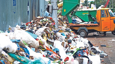 10,000 garbage contractors in Bengaluru threaten to strike this weekend