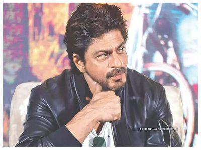 Gujarat High Court hears plea to quash charges against Shah Rukh Khan over the death of a man during 'Raees' promotion