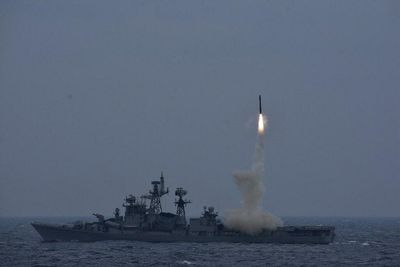 Indian Navy test fires BrahMos supersonic cruise missile