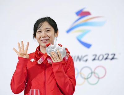 Japanese speed skater Takagi: Couldn't have done it alone