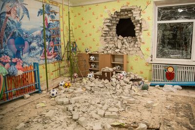 In Ukraine's volatile east, a day of shelling, outages, fear