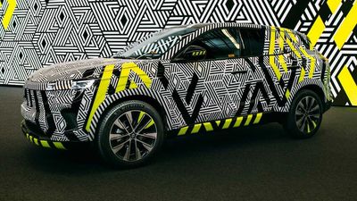 Renault Austral New Teasers Show Camouflaged Production Body