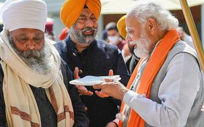 PM Modi hosts prominent Sikh personalities at his residence