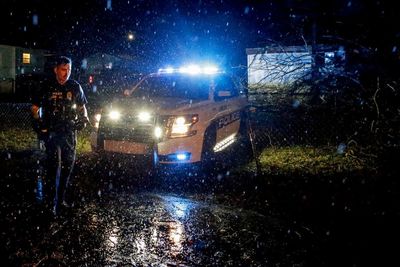 Crews restore power, clear debris after Alabama storms