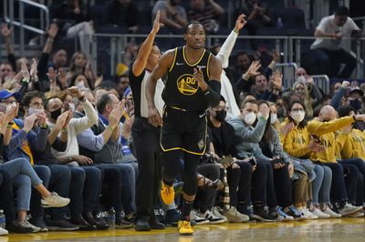 Watch: Jonathan Kuminga slams reverse dunk after crafty bounce pass from Steph Curry vs. Nuggets