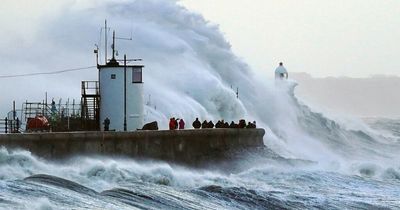 How forecasters called Storm Eunice's super-strong winds days before it even formed