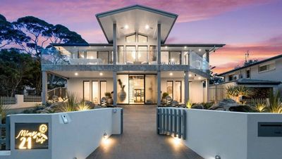 Hyams Beach house, once owned by INXS drummer, could fetch $9 million