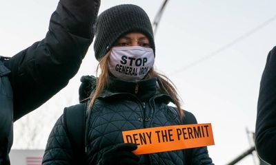 ‘We get to breathe’: Chicagoans celebrate as city blocks metal shredder