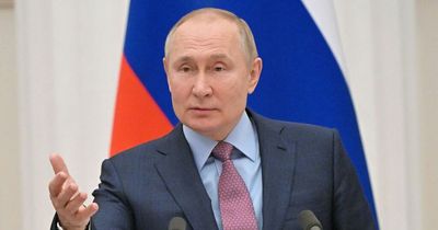 Vladimir Putin calls up thousands of army reservists as Russia-Ukraine war looms