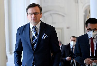 Ukraine and U.S. will spare no diplomatic effort to protect Ukraine, Kuleba says