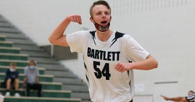 A big-time throwback: Bartlett’s 7-3 Conrad Luczynski