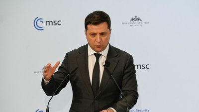 Ukraine's president criticizes Western "appeasement" of Putin's aggression