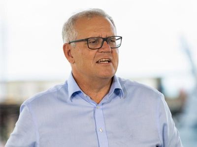 PM says international tourists coming back