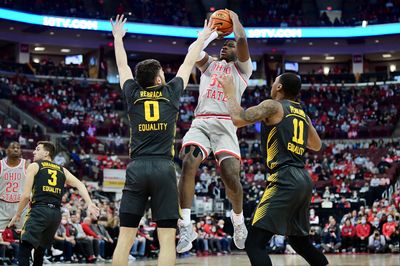Ohio State basketball locked in another tight one vs. Iowa at halftime