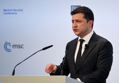 Zelenskiy and Macron talk about ways of immediate de-escalation in east Ukraine